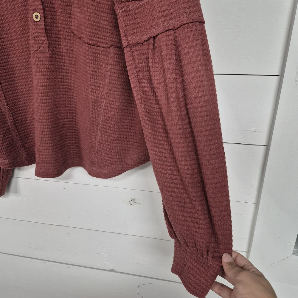 New In Raw Edge Detail Hooded Knit Woman's Top Dark Mauve Size Small - Picture 3 of 9